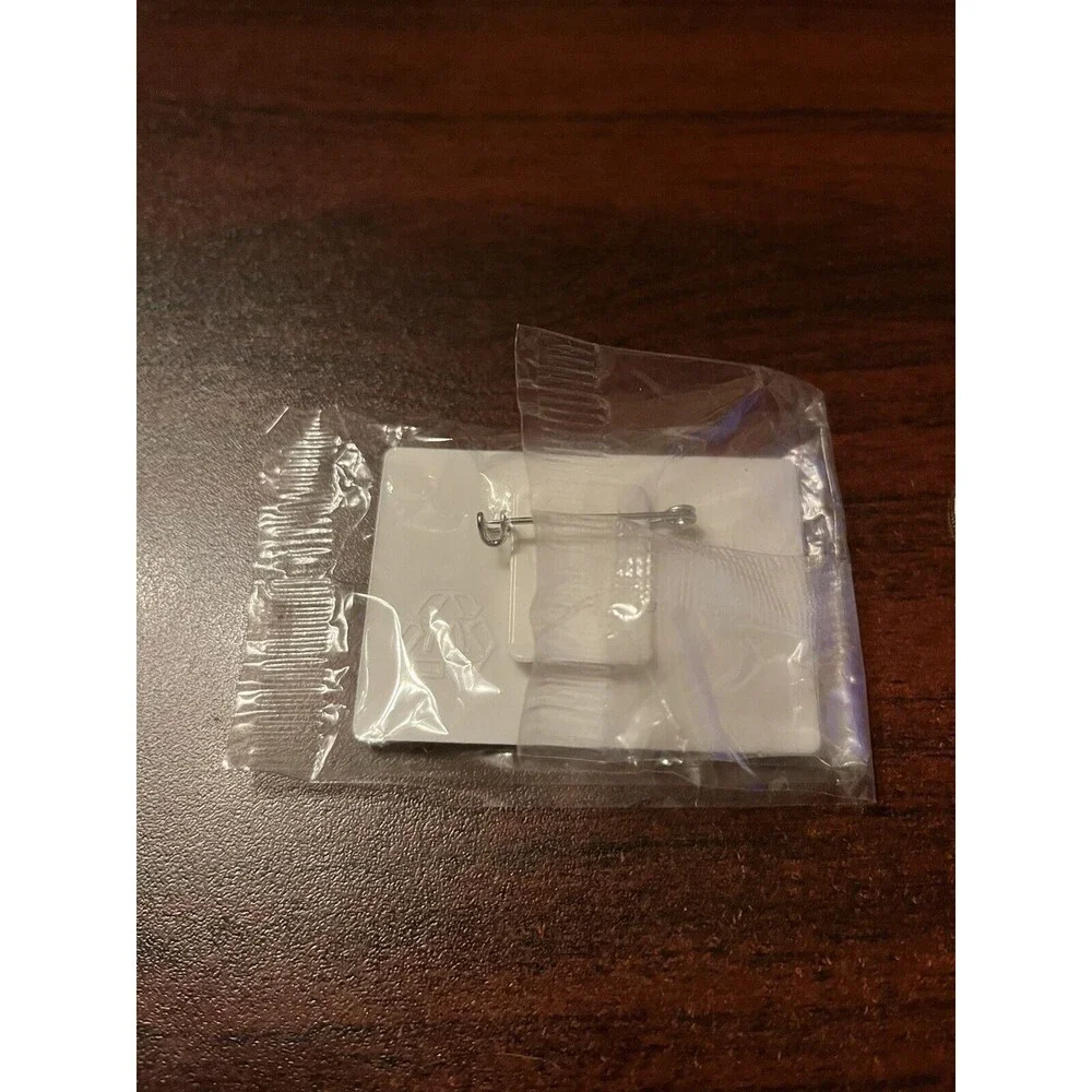 McDonald’s “Welcome To‎ My Restaurant”Employee Plastic Pin